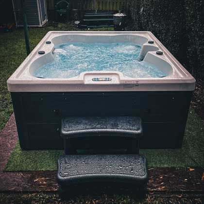 جکوزی چهار نفره